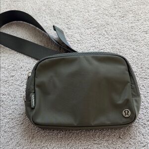 lululemon athletica Olive Crossbody Bag